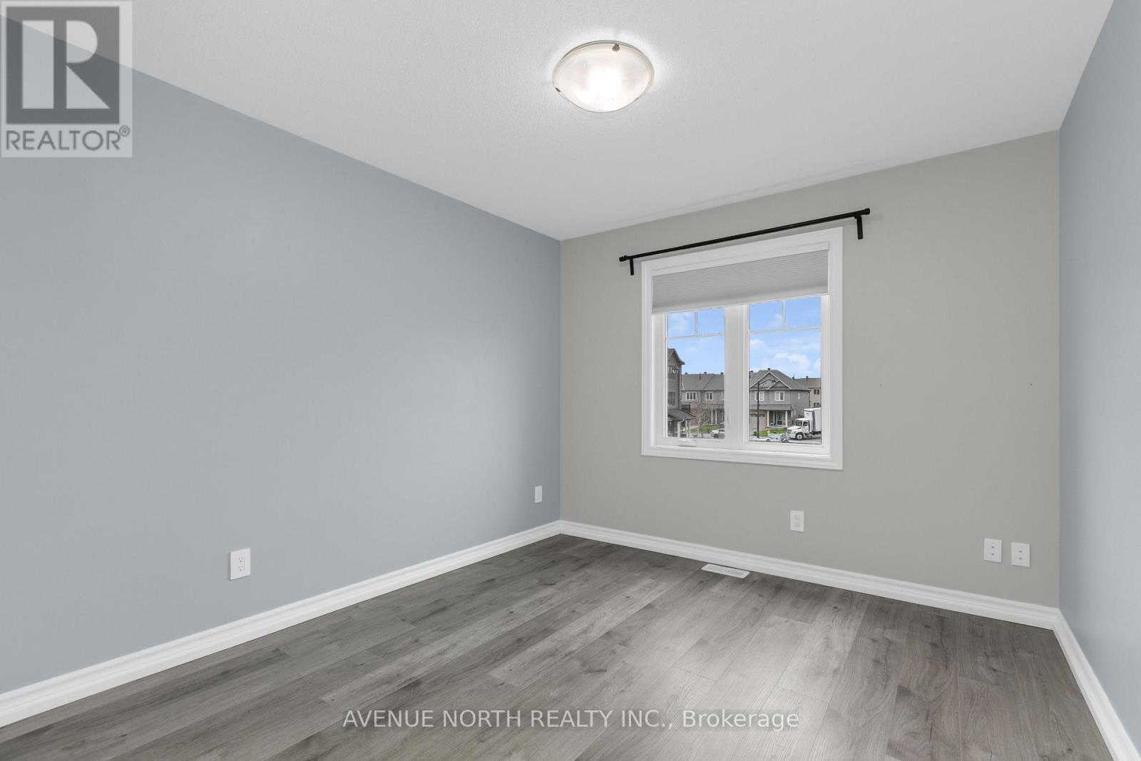 3 Bed, 3 Bath House for Sale in Ottawa – 940 KILBIRNIE DRIVE, Ottawa – MLS# X13651674 - Image 41