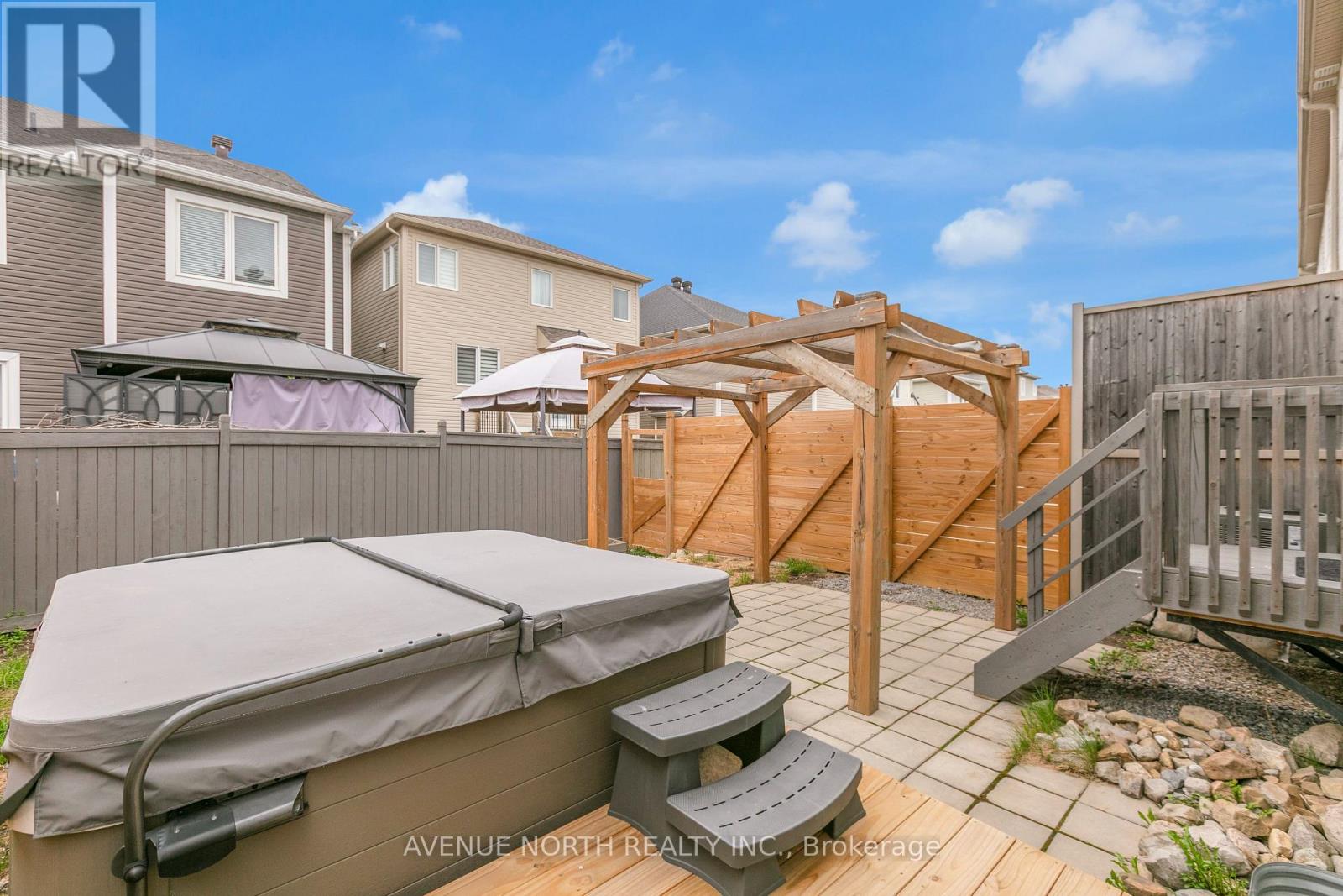 940 KILBIRNIE DRIVE - 48