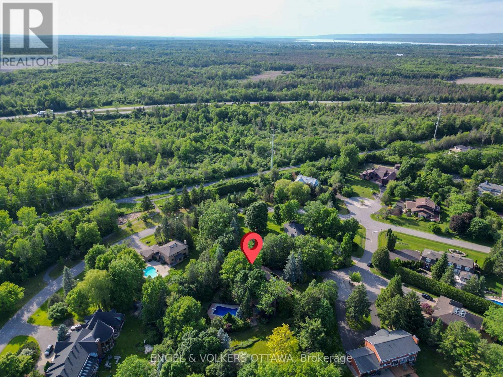 6 Bed, 4 Bath House for Sale in Ottawa – 7 MID PINES GROVE, Ottawa – MLS# X13651738 - Image 47