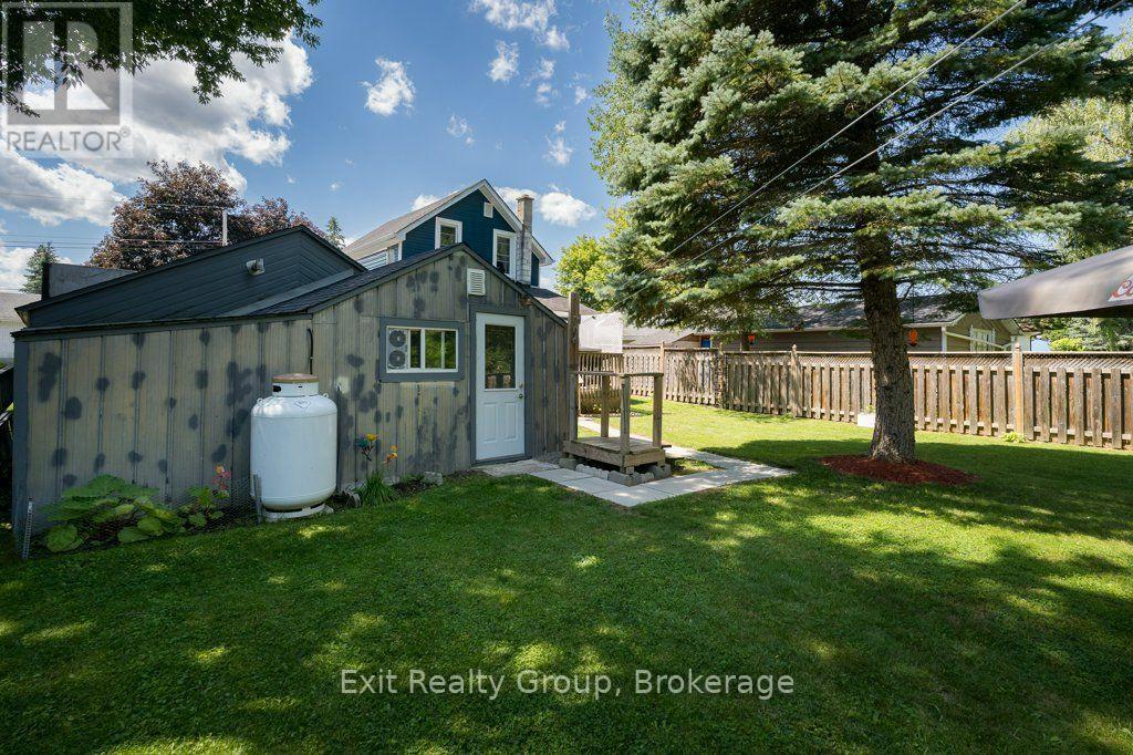 455 MINNIE AVENUE - 32