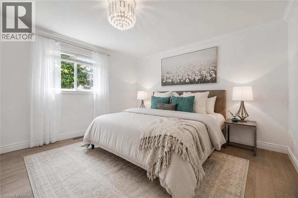 18 KEYS Crescent - 13