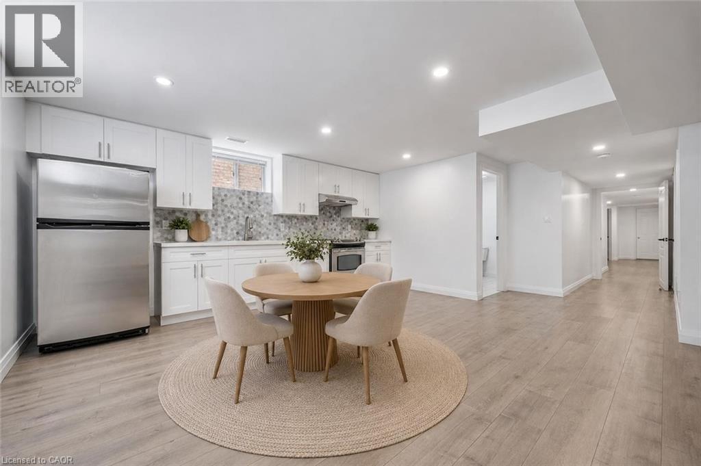 18 KEYS Crescent - 25