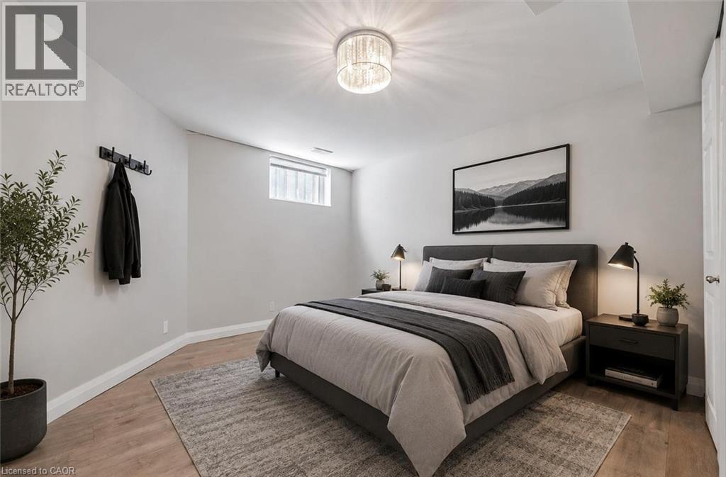 18 KEYS Crescent - 27