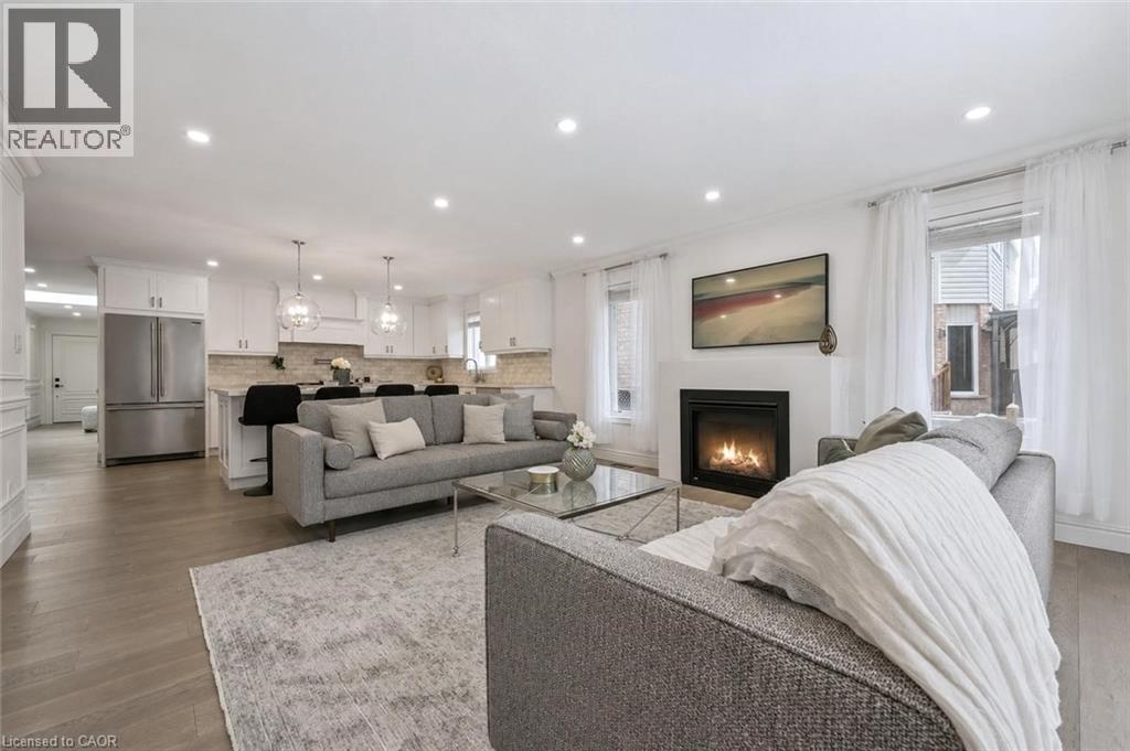 18 KEYS Crescent - 9