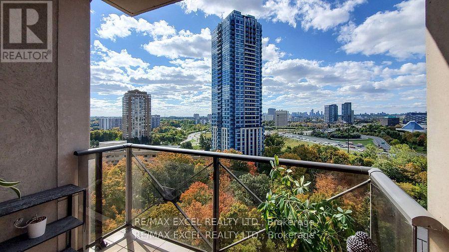 #1204 135 WYNFORD DRIVE - 39