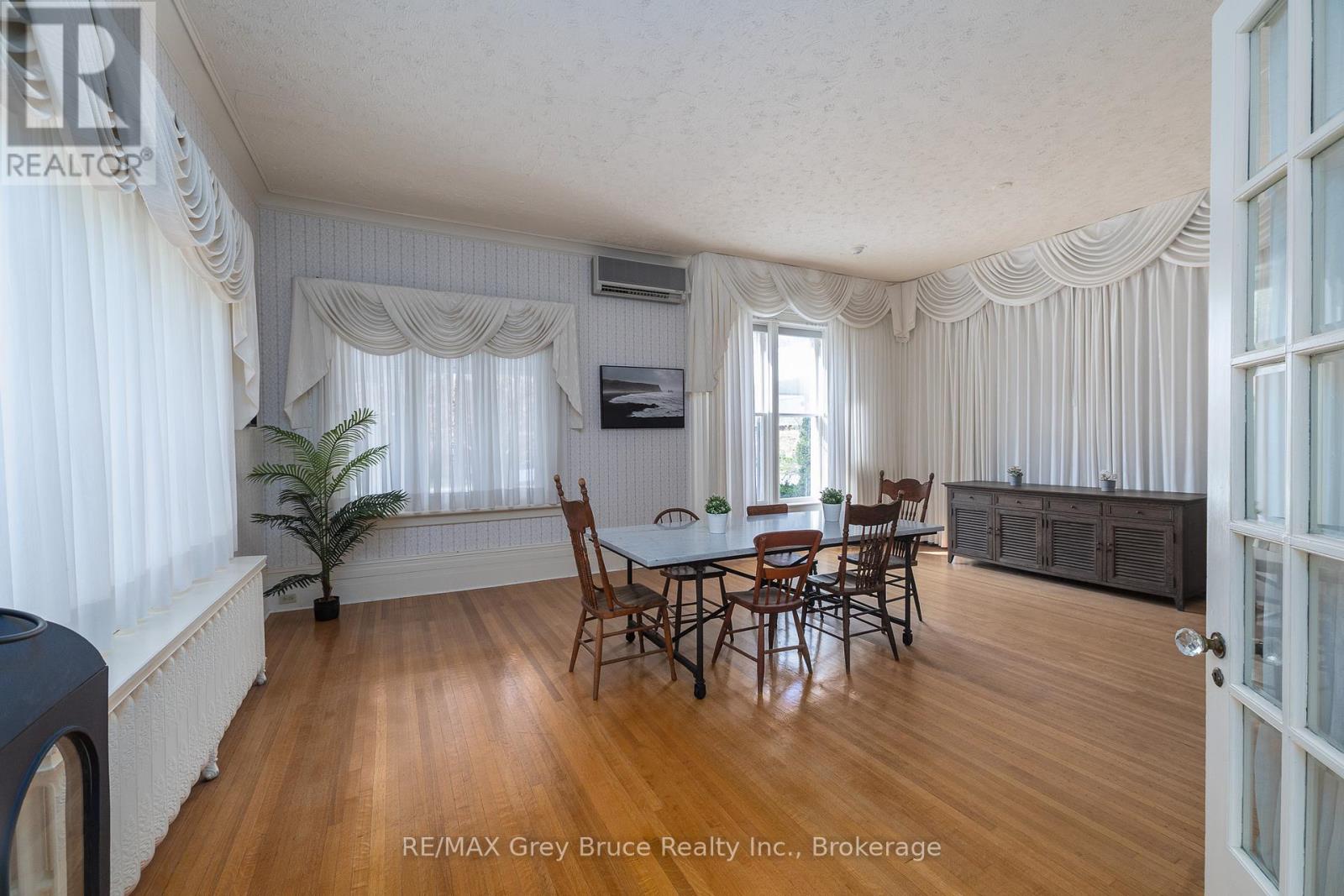 1178 4TH AVENUE W - 8