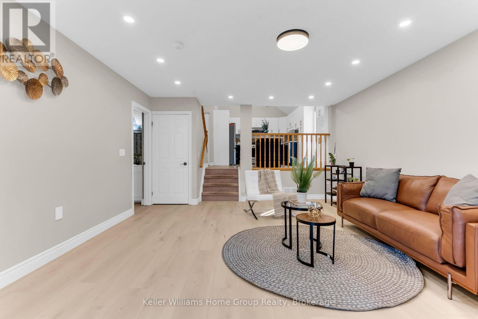 148 CLAIRFIELDS DRIVE W - 31