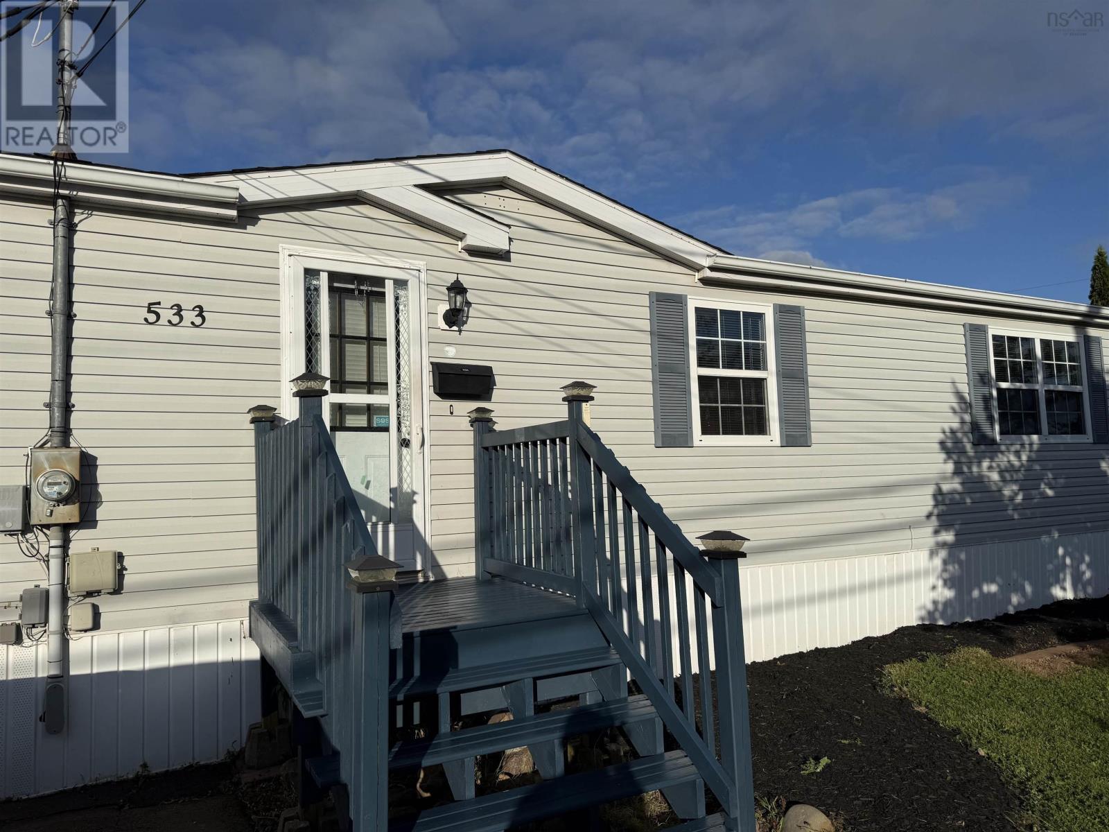 533 YOUNG Street, Truro — photo 3