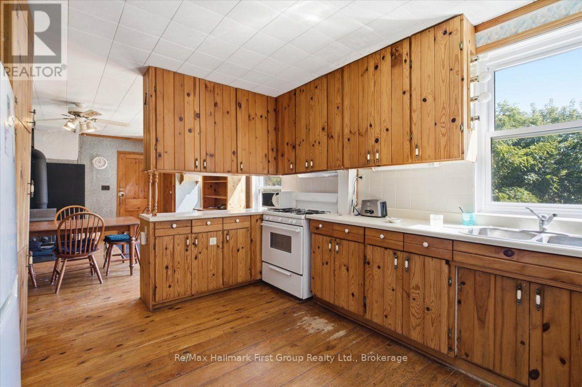 664 HUNT ROAD - Image 8