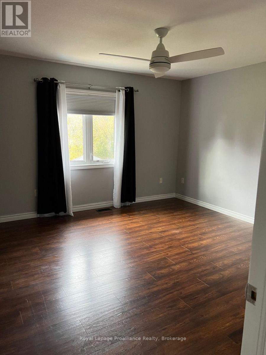 465 CANNIFTON ROAD - 42