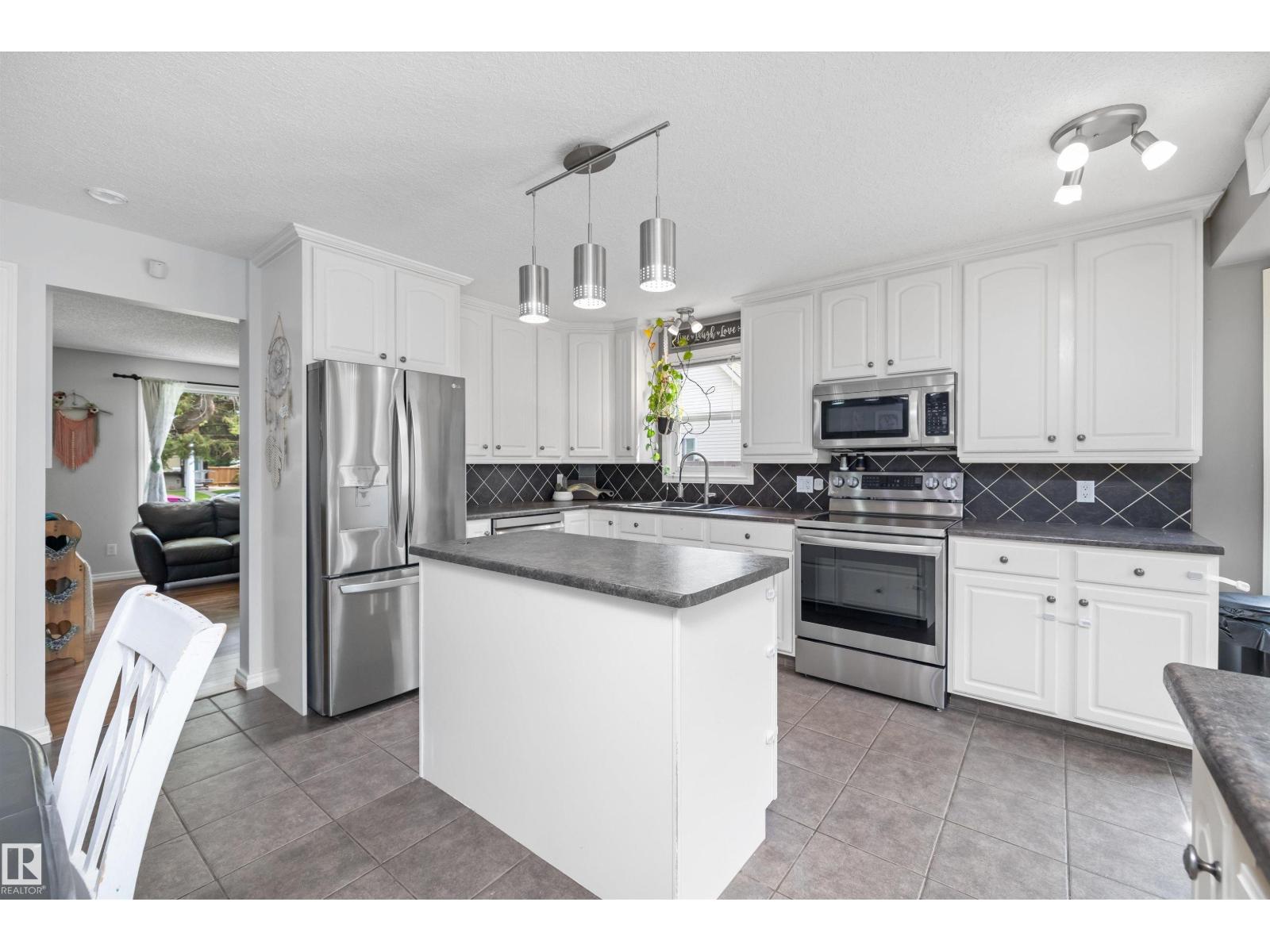 197 GREENWOOD DR - Image 15
