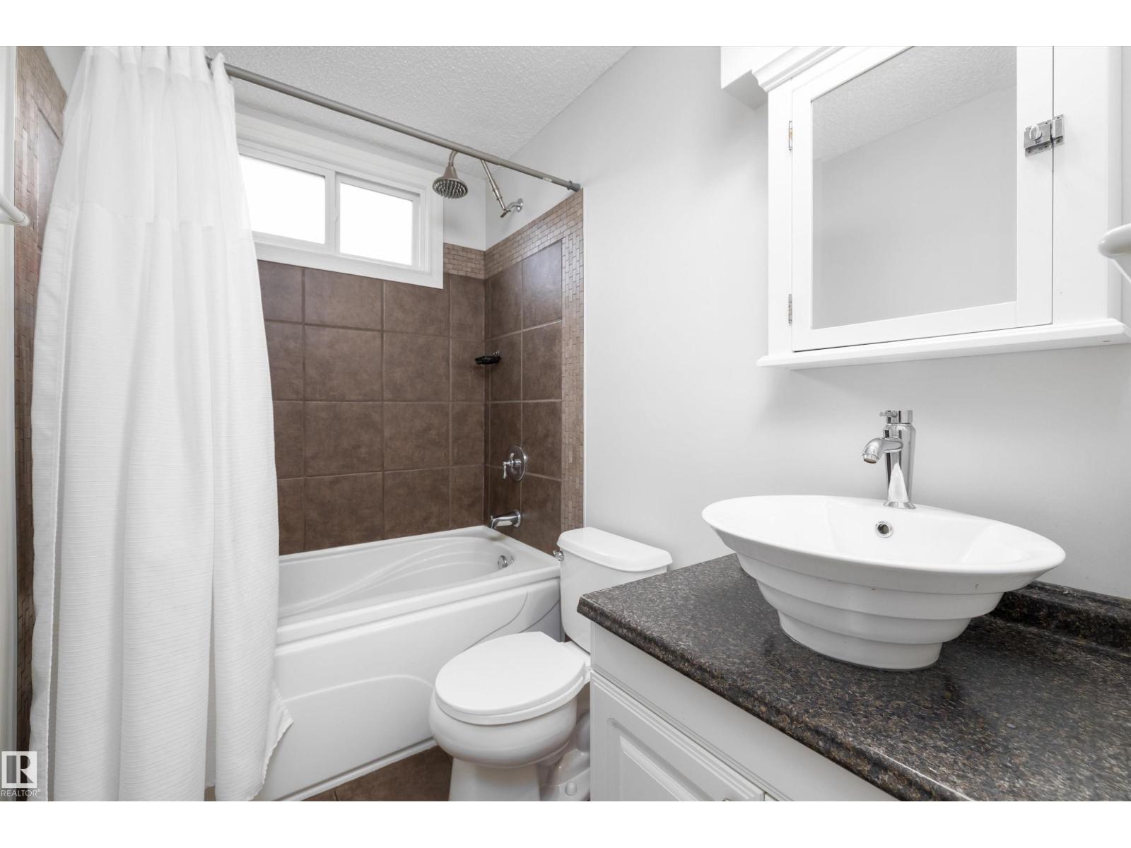 197 GREENWOOD DR - 22