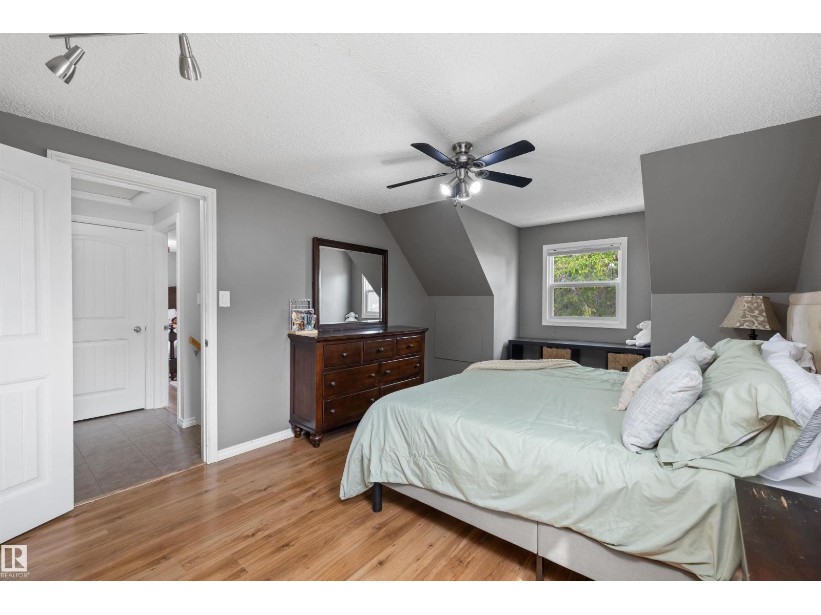 197 GREENWOOD DR - 34
