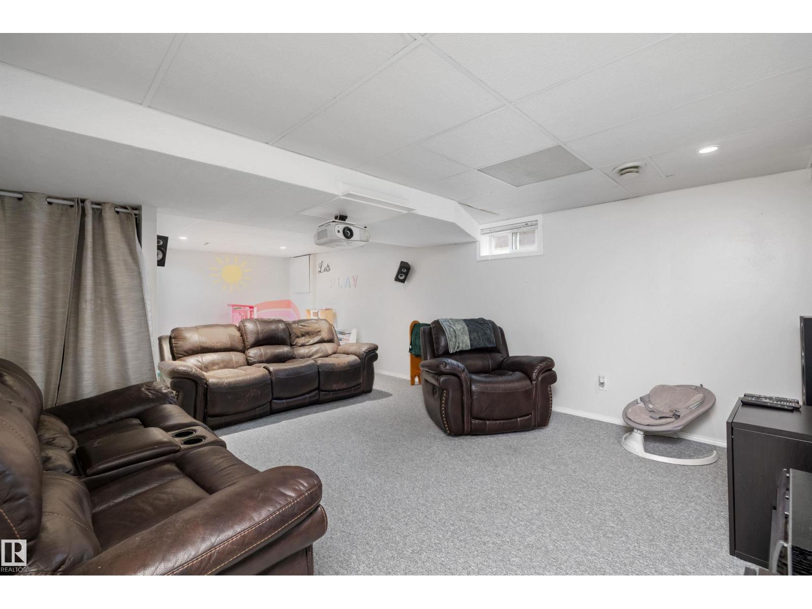 197 GREENWOOD DR - 44