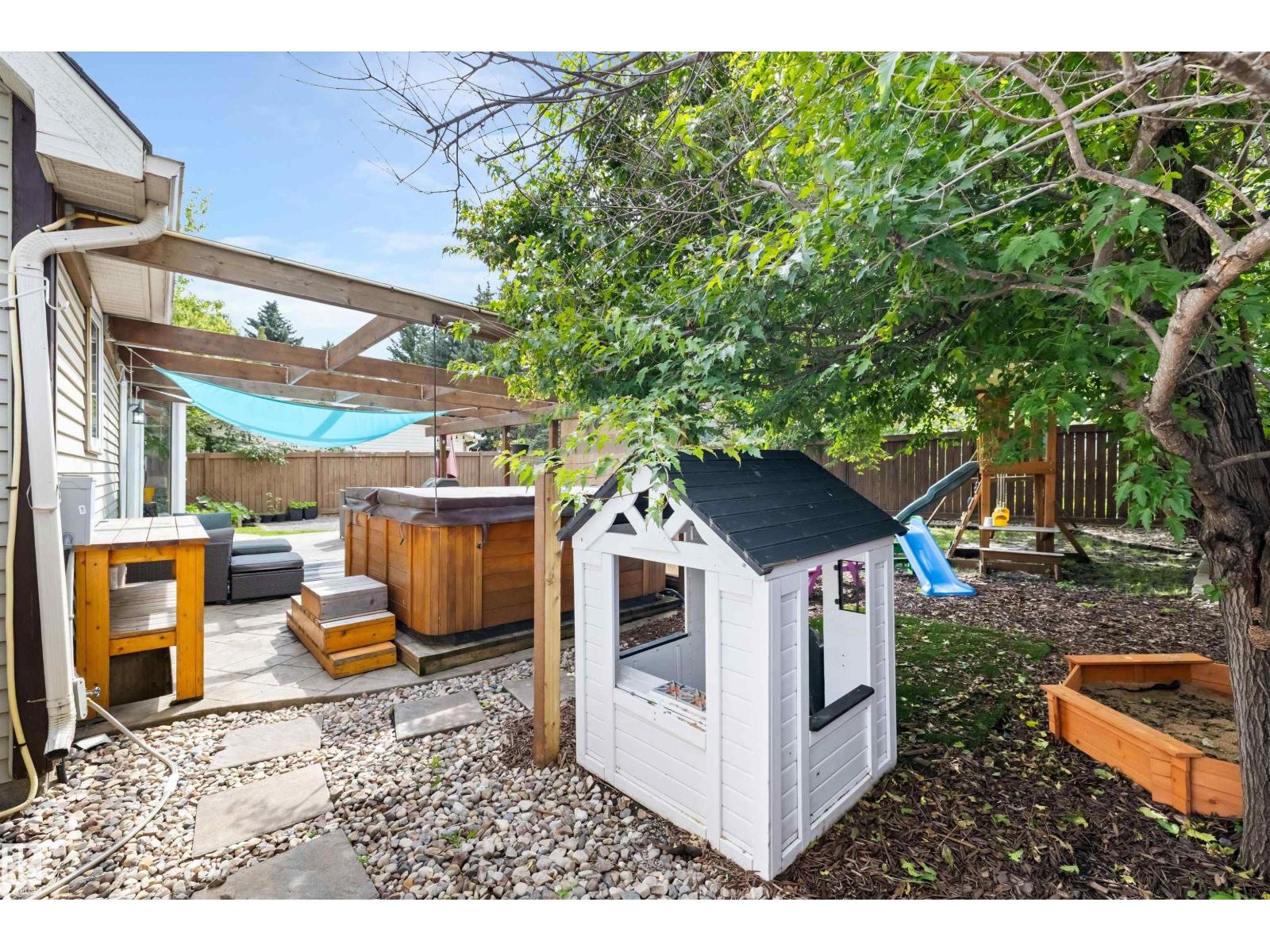 197 GREENWOOD DR - 54