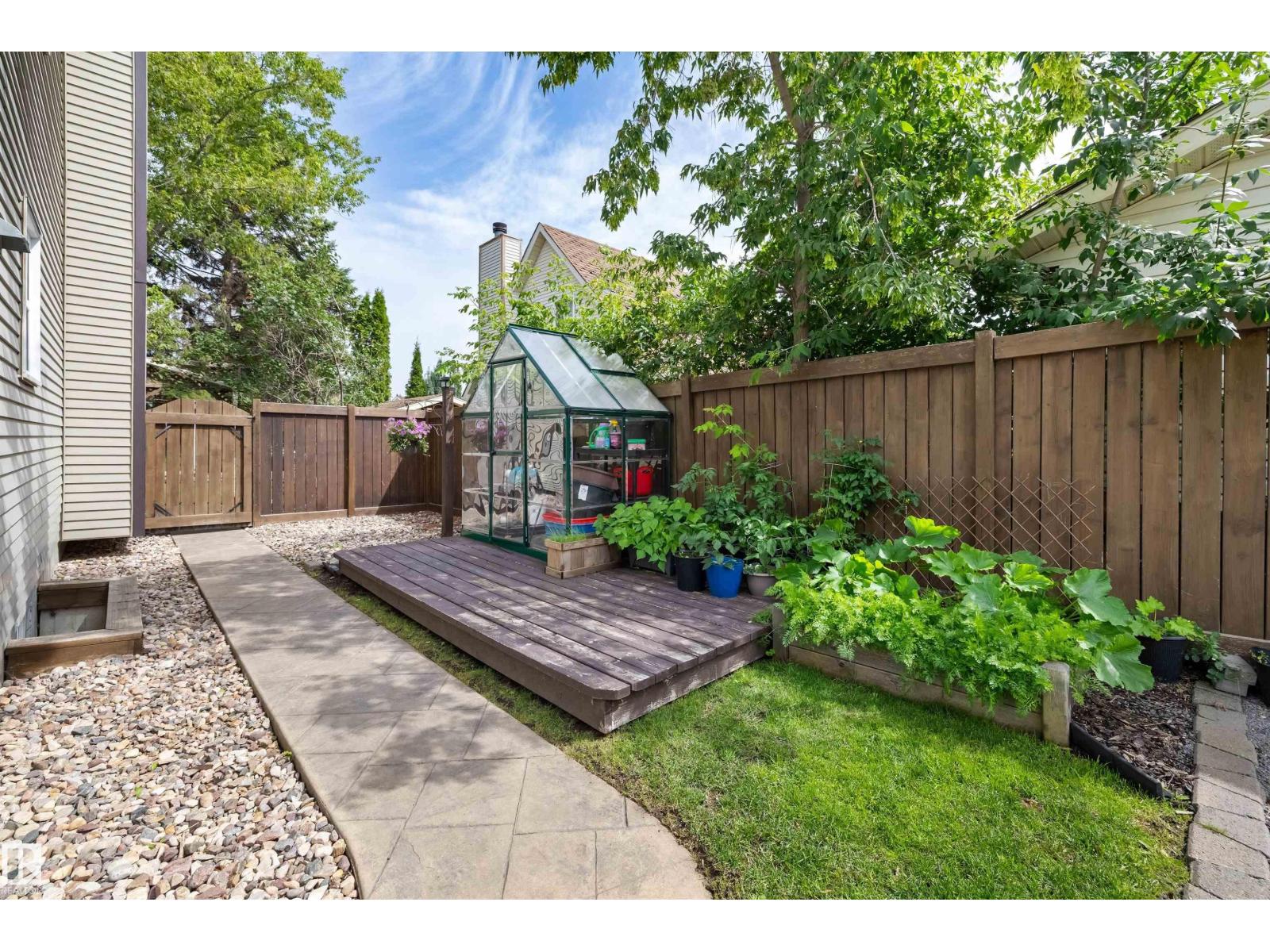 197 GREENWOOD DR - 63