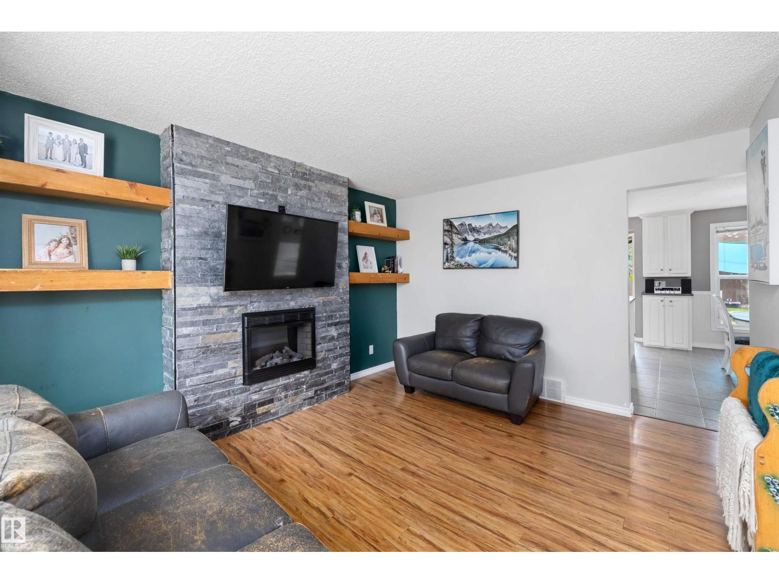 197 GREENWOOD DR - 7