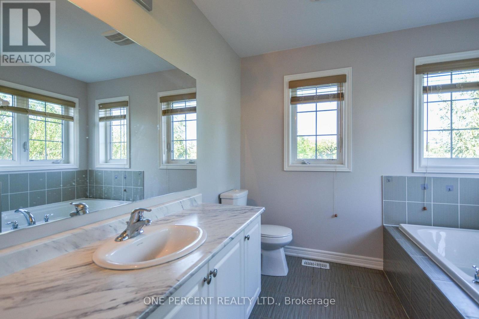 85 BENJAMIN HOOD CRESCENT - 20