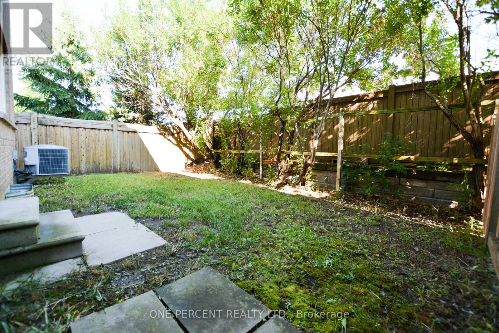 85 BENJAMIN HOOD CRESCENT - 37
