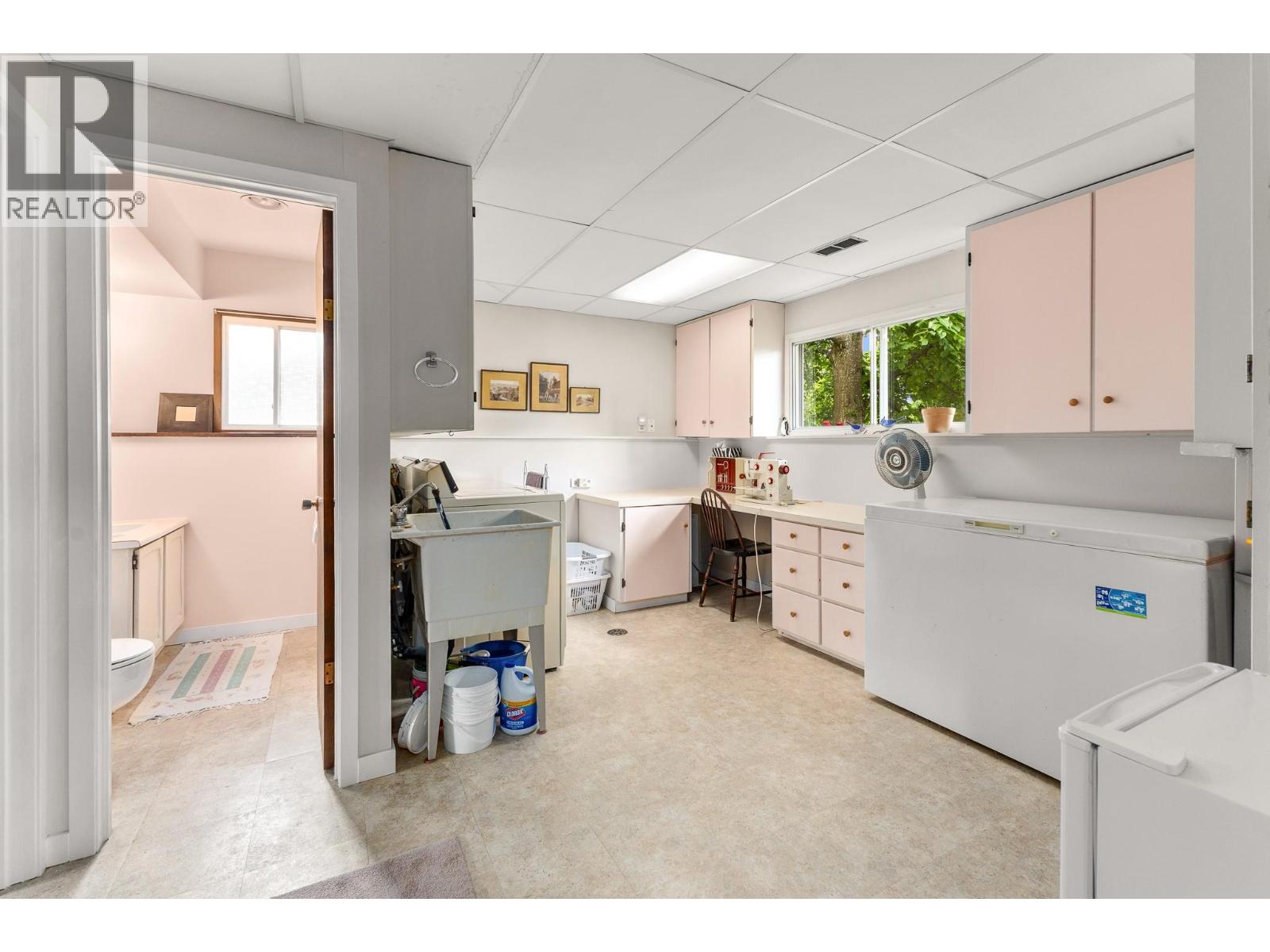 1121 15 Street SE - Image 26