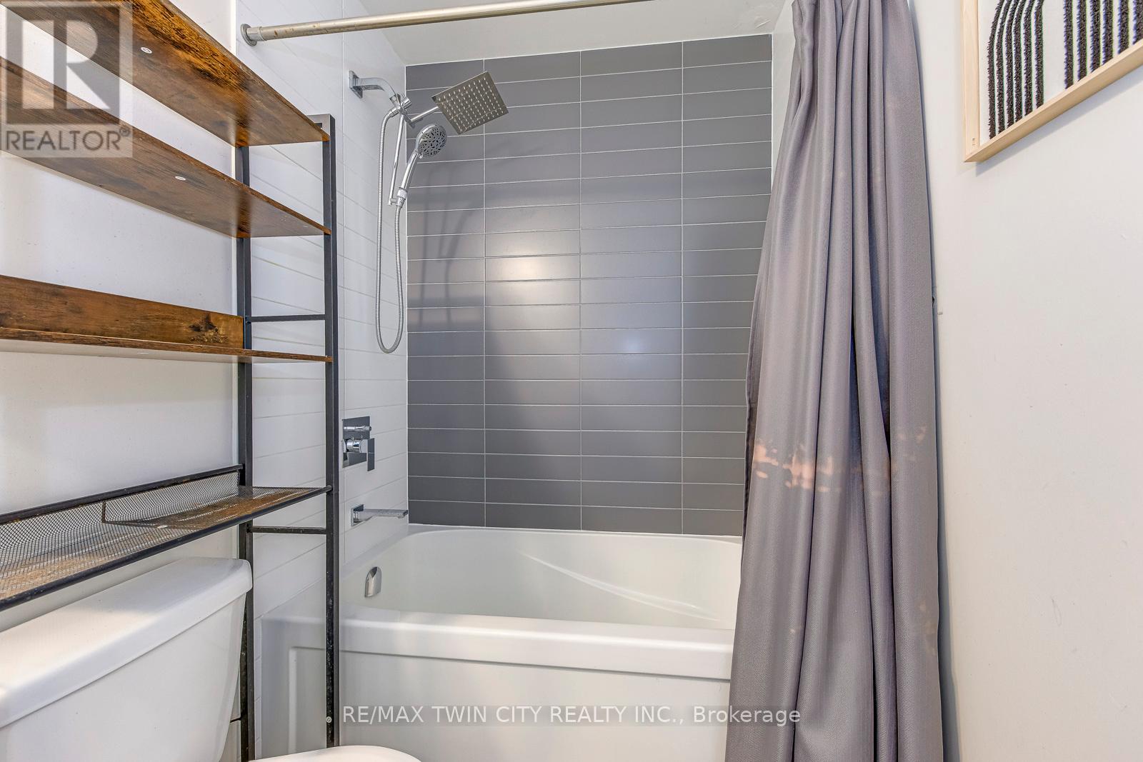 #511 510 CURRAN PLACE - 28