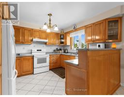 370 Maple Leaf Drive, Toronto, ON M6L1P6 Photo 11