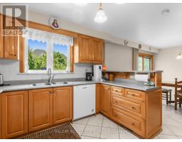 370 Maple Leaf Drive, Toronto, ON M6L1P6 Photo 12