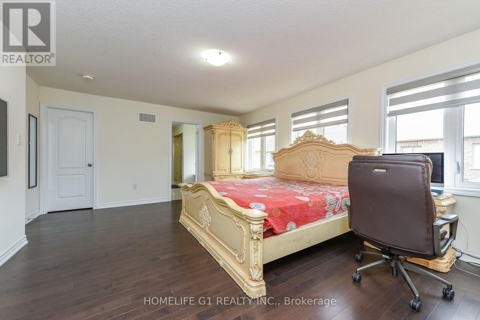 18 FASCINATION STREET - 11