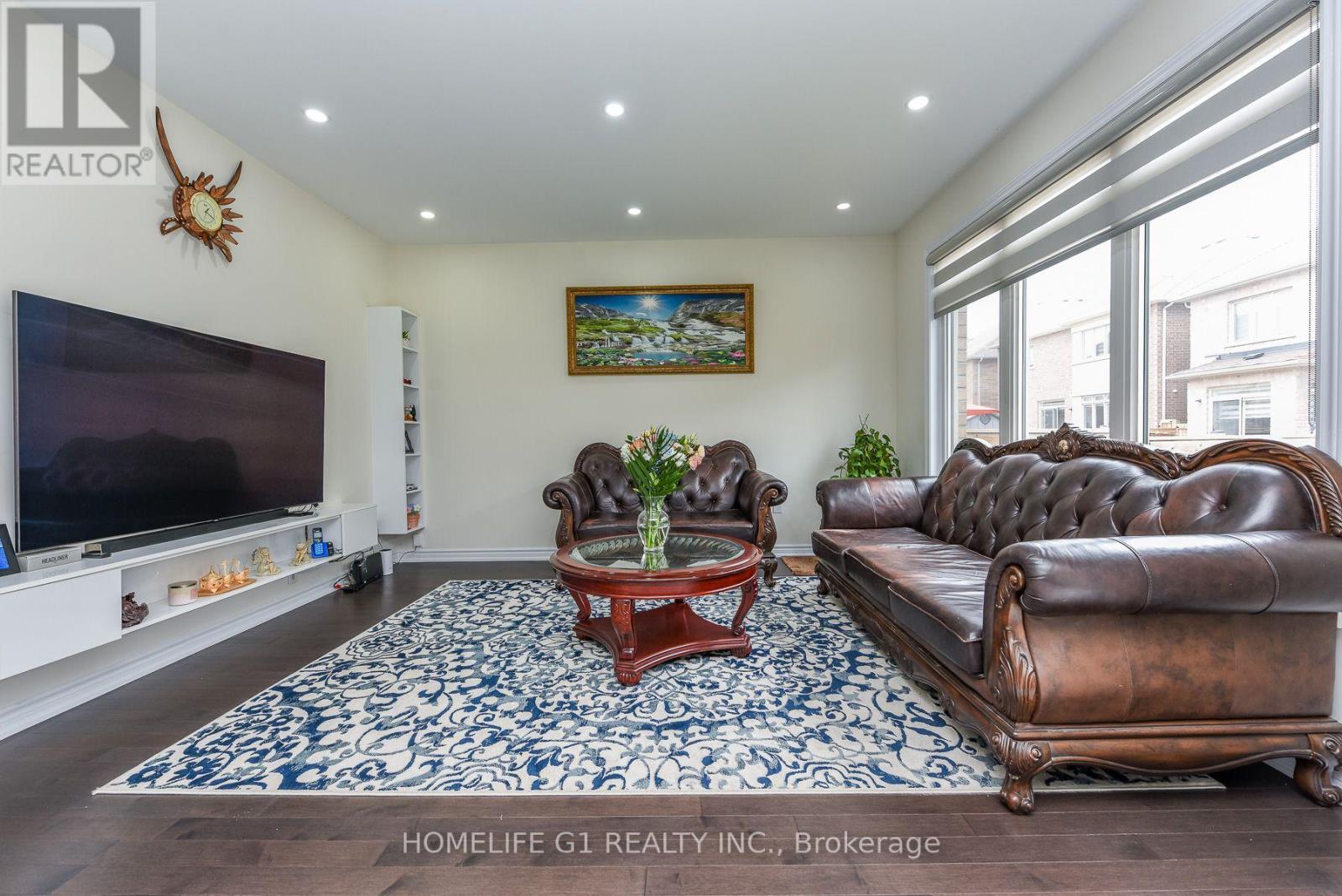 18 FASCINATION STREET - 8