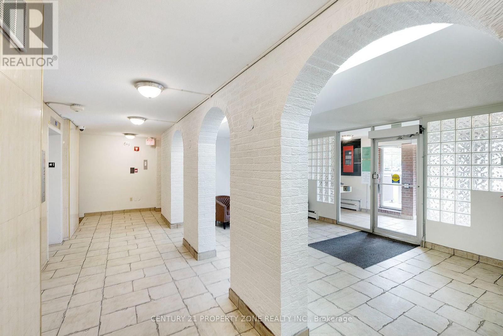 #105 851 QUEENSTON ROAD - 27