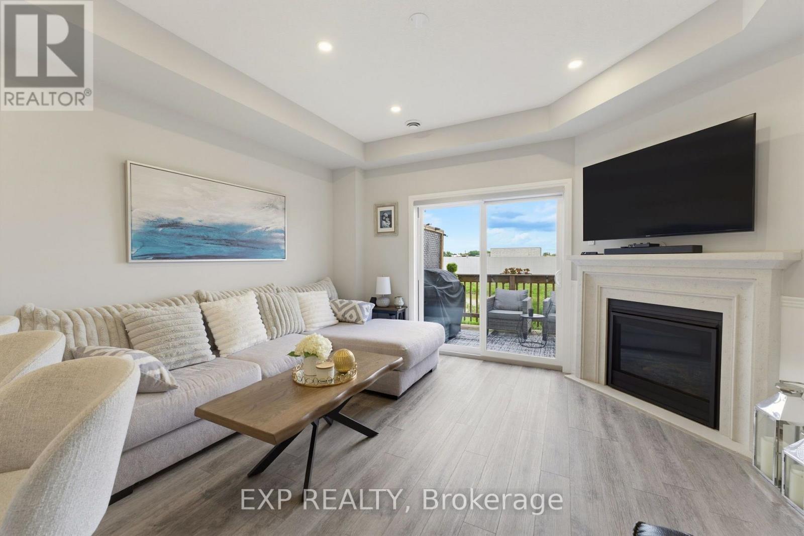 74 LAGUNA VILLAGE CRESCENT - 13