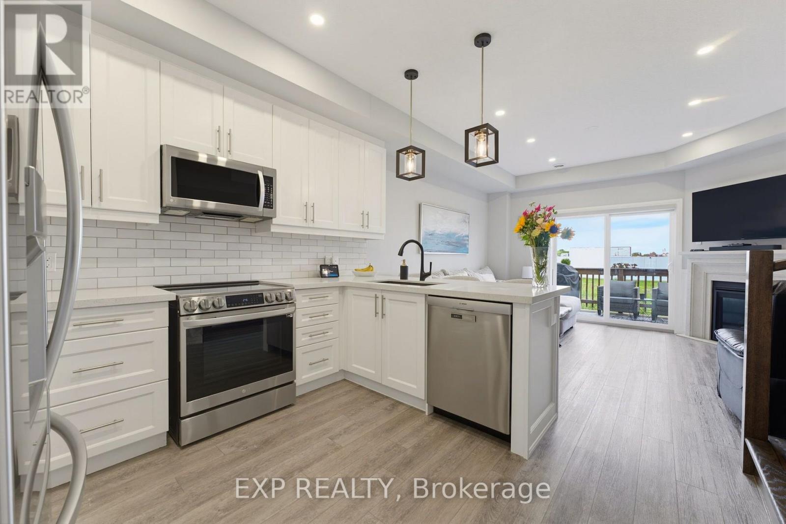 74 LAGUNA VILLAGE CRESCENT - 9