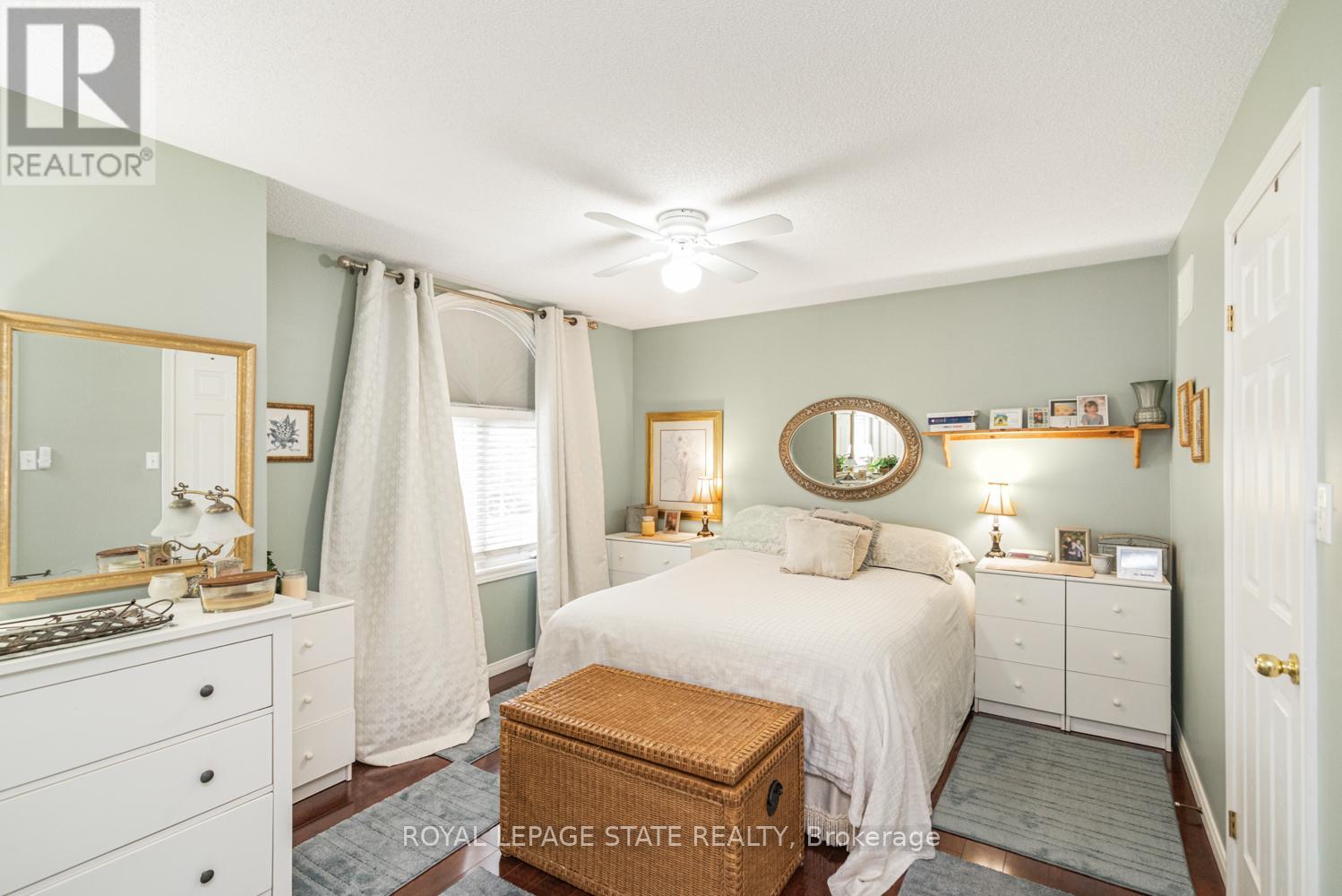 10 RICHVIEW DRIVE - 32