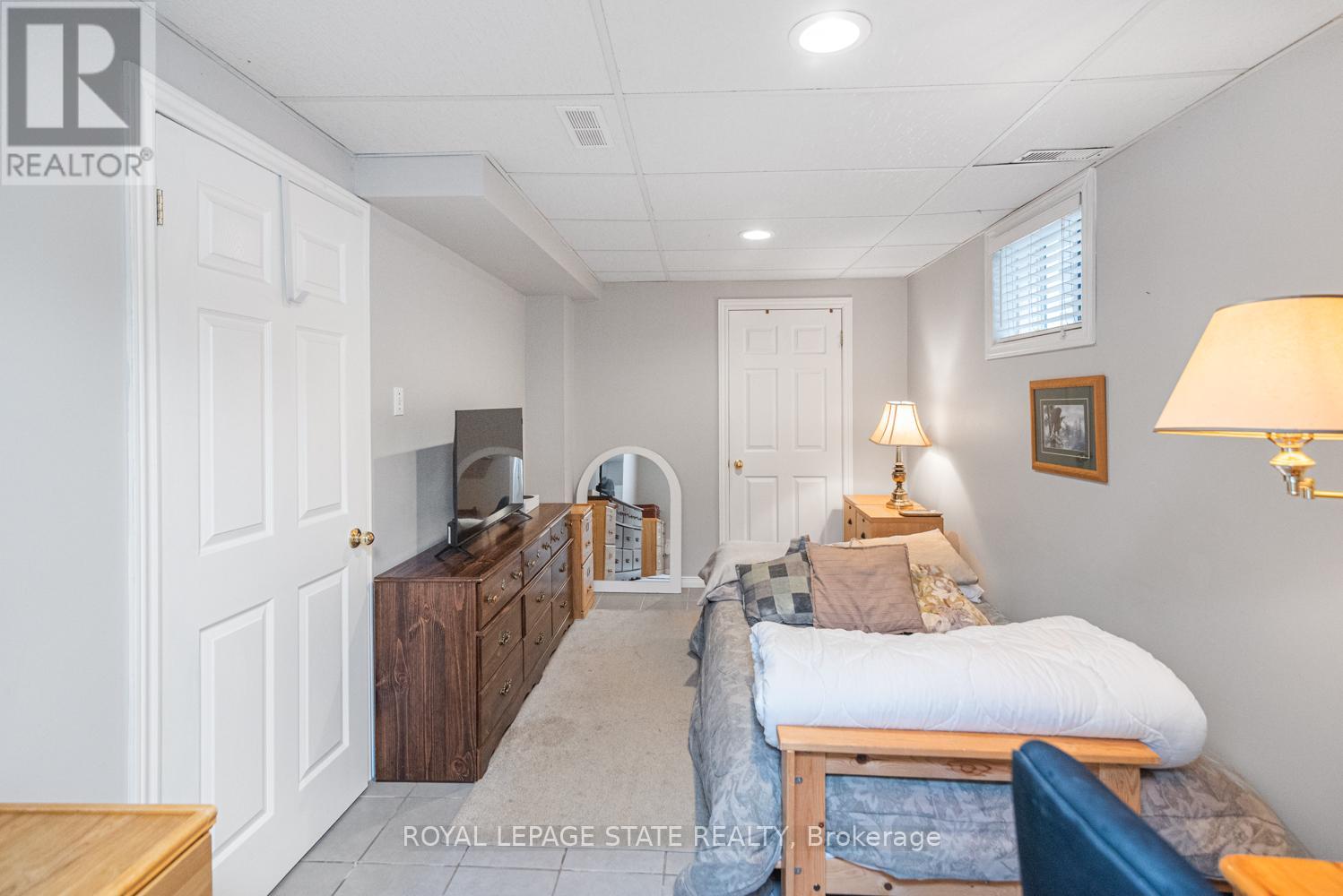 10 RICHVIEW DRIVE - 36