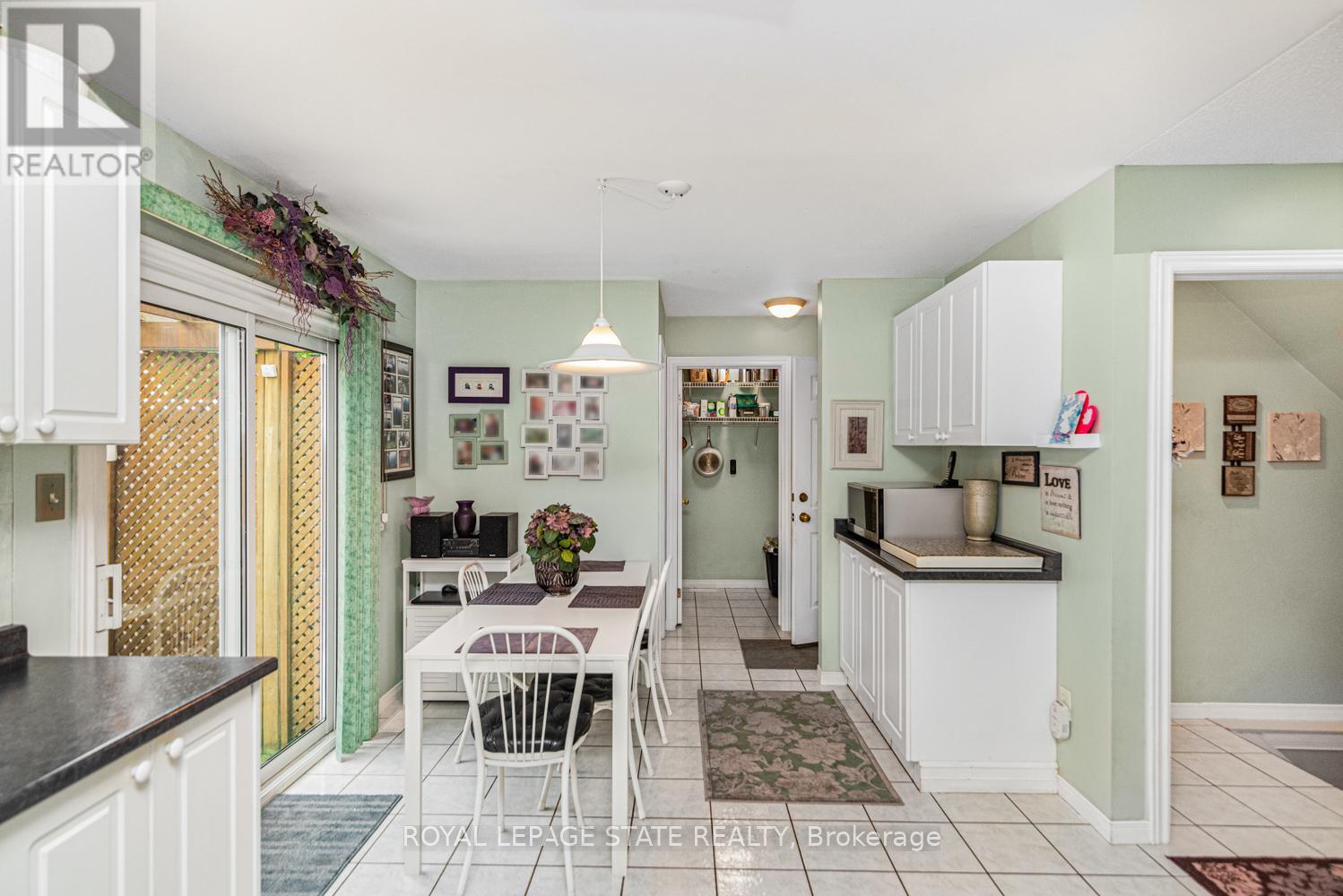 10 RICHVIEW DRIVE - 40