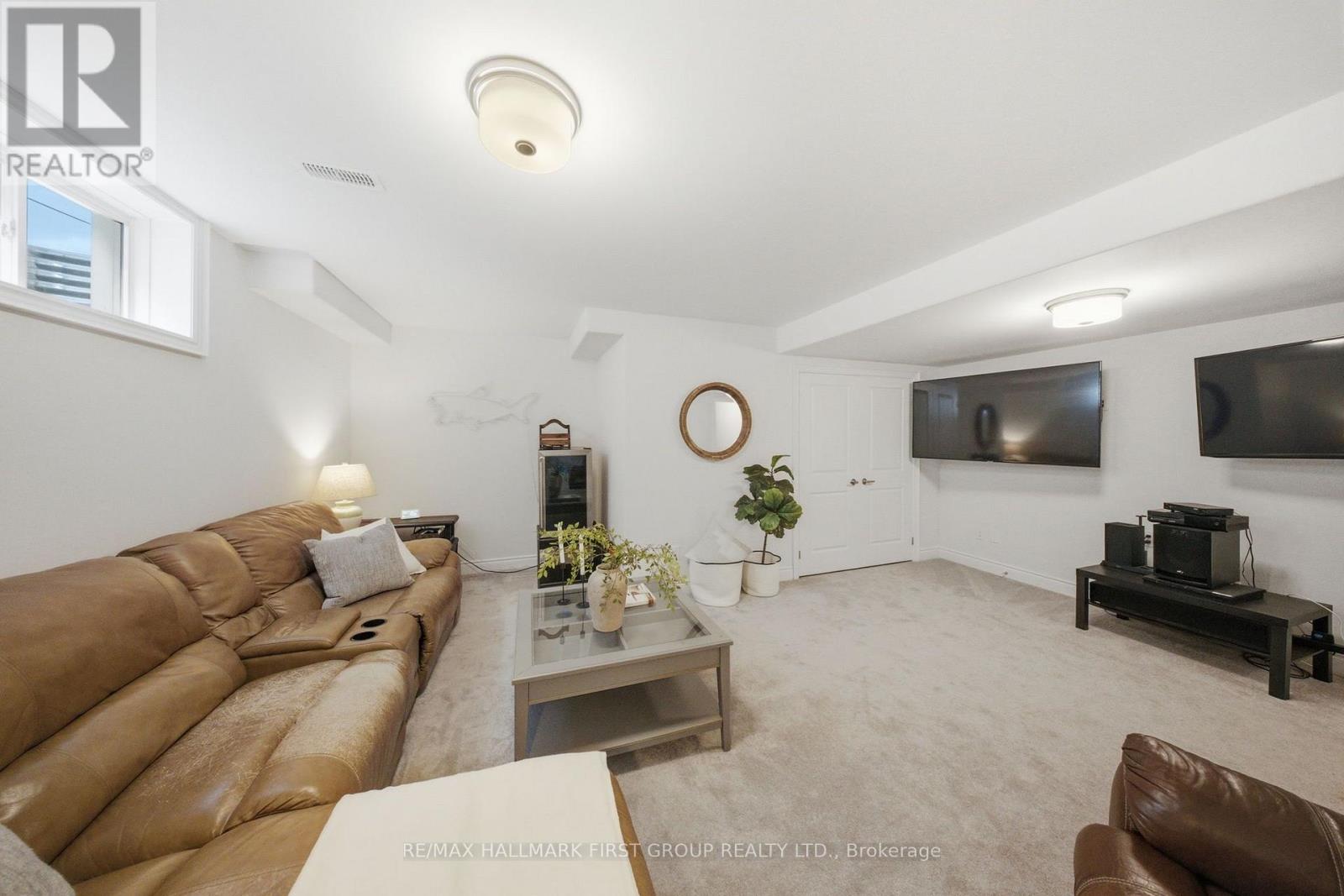 #124 80 MARSH AVENUE - 26