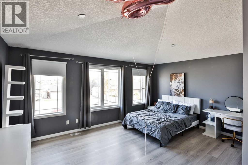 14 Thyrza Burkitt Place N - 18