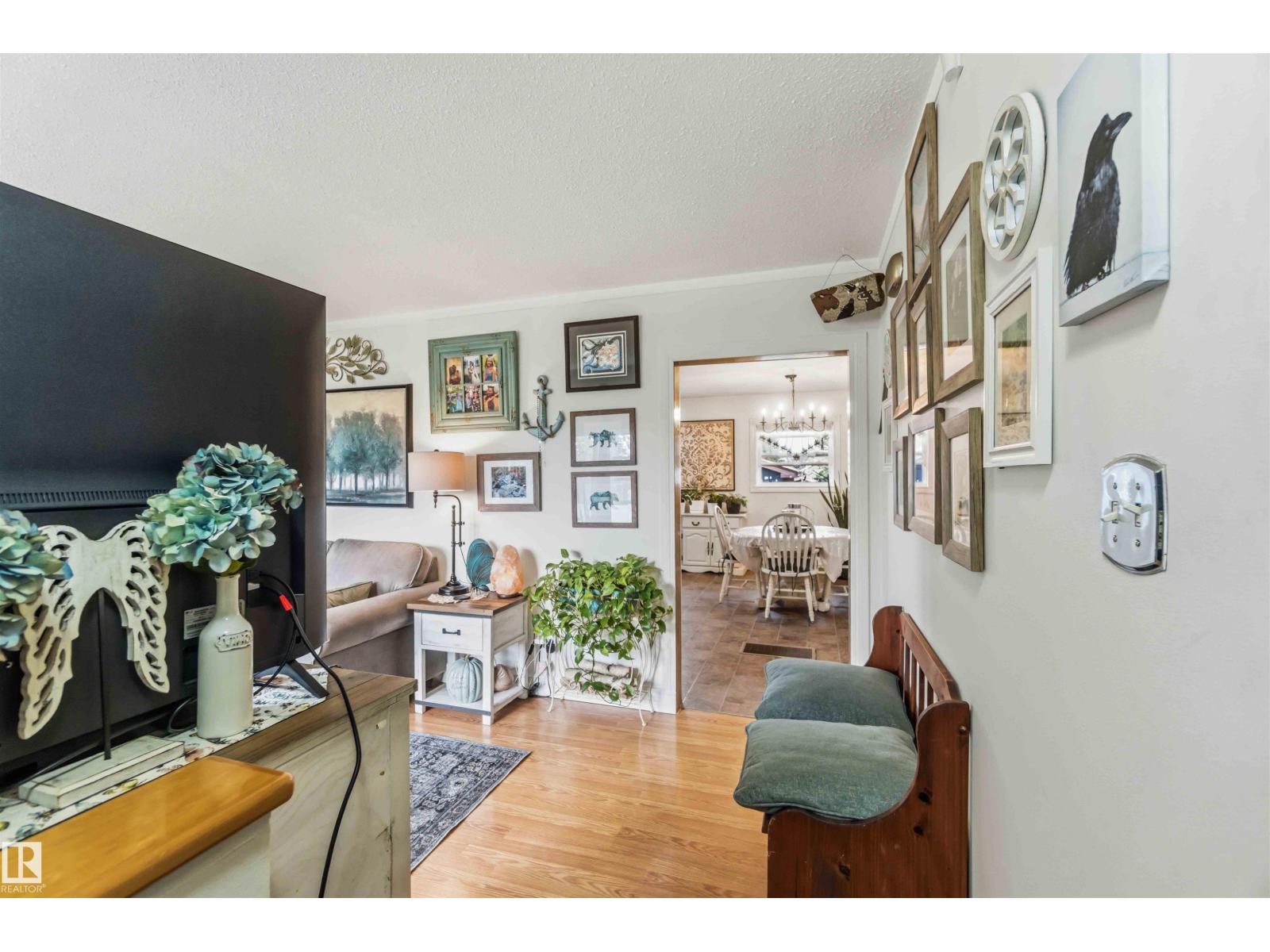 10144 105 ST - 3
