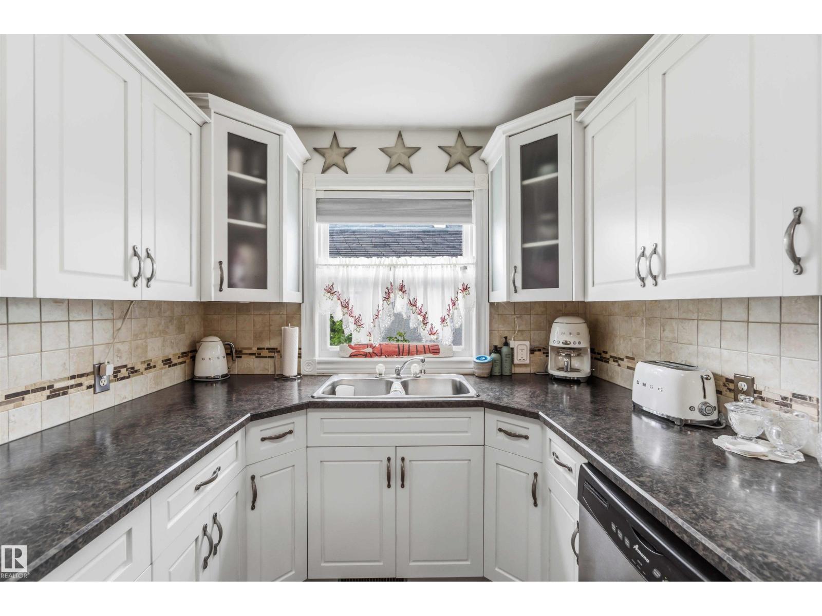 10144 105 ST - 19