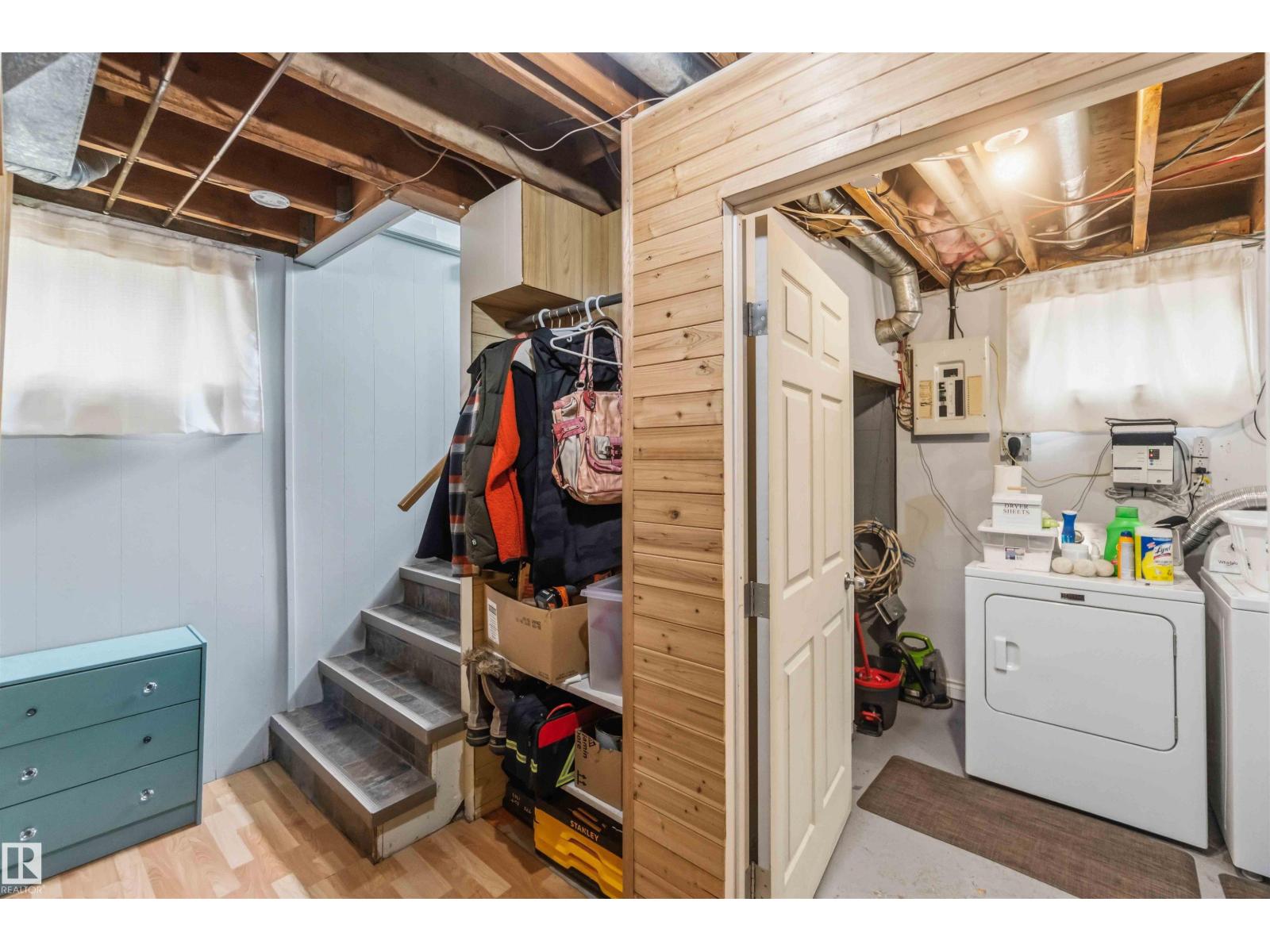 10144 105 ST - 29