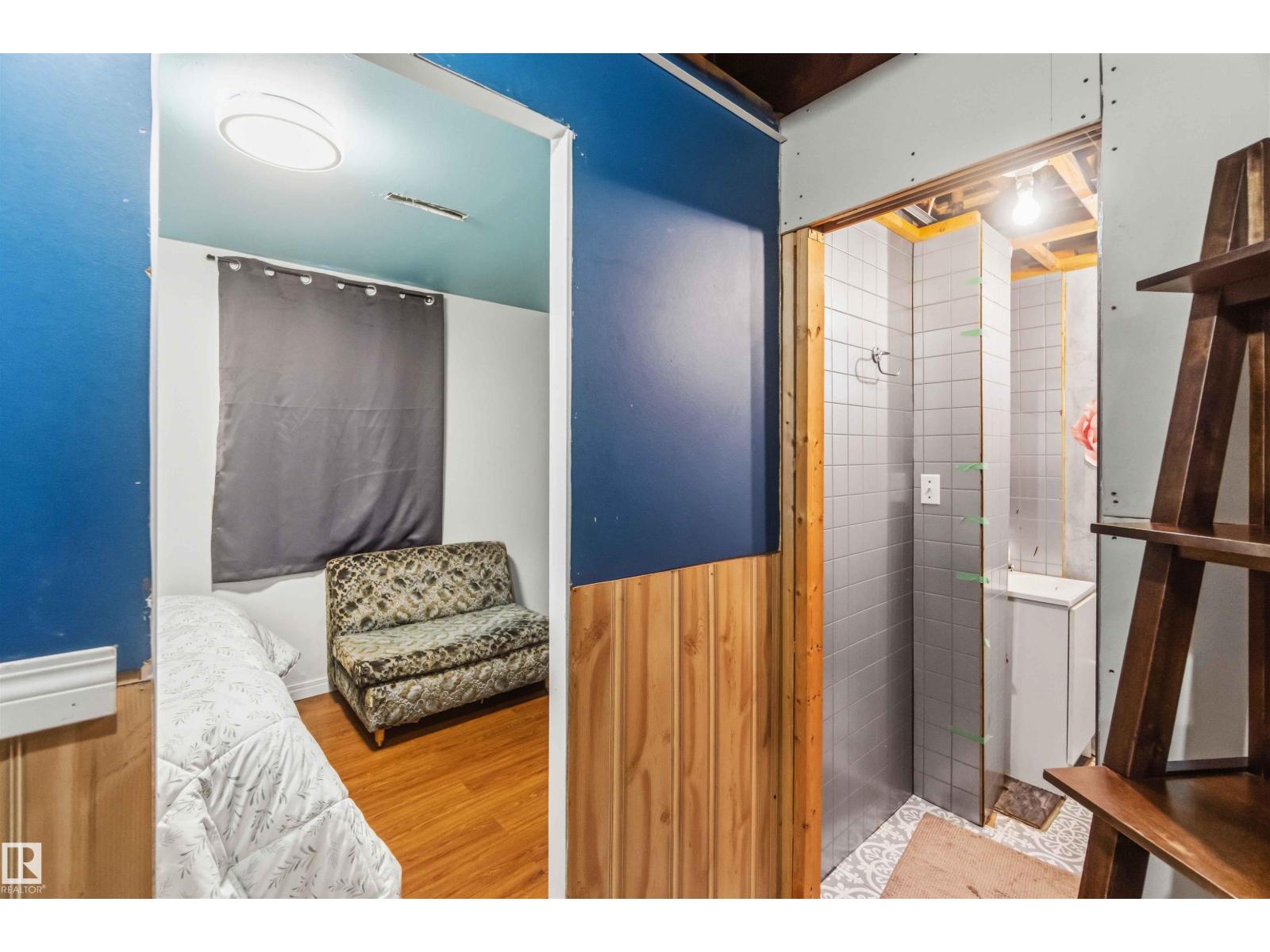 10144 105 ST - 38