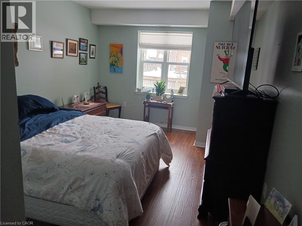 #108 8 HURON Street - 11