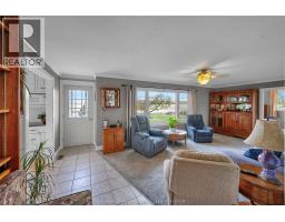 Living room - 637 Wilkesport Line, Sombra, ON N0P2H0 Photo 10