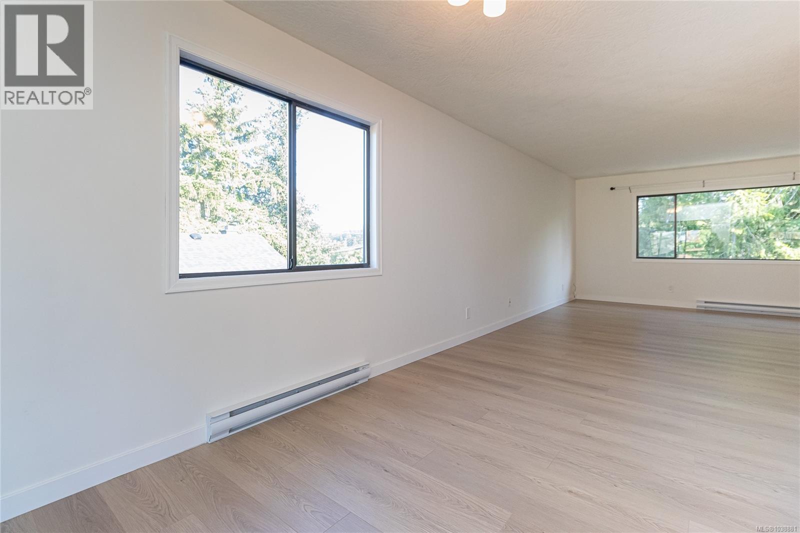 1389 Hastings St - 24