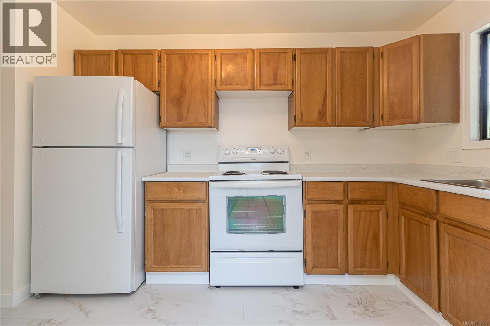1389 Hastings St - Image 7