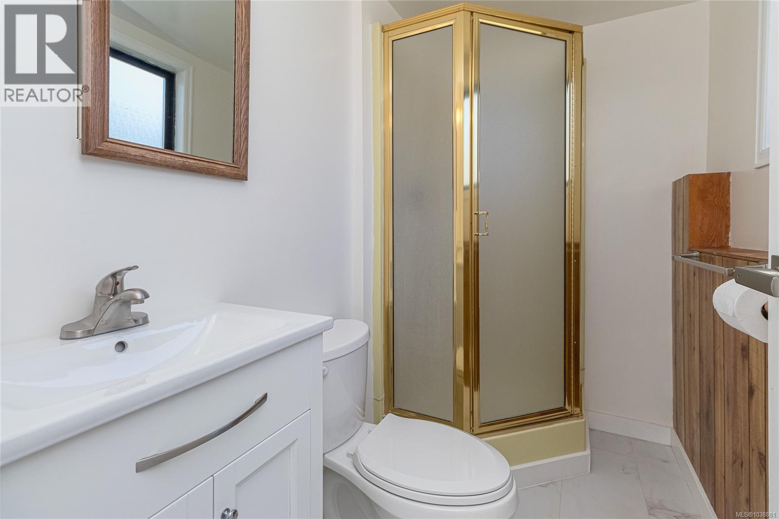 1389 Hastings St - Image 32