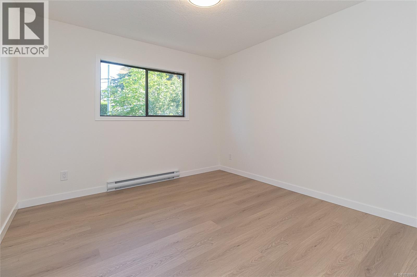 1389 Hastings St - Image 30