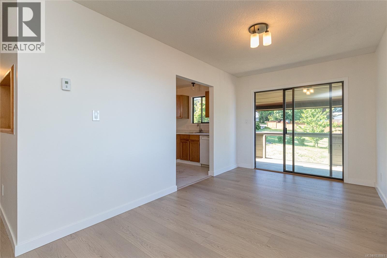 1389 Hastings St - 22