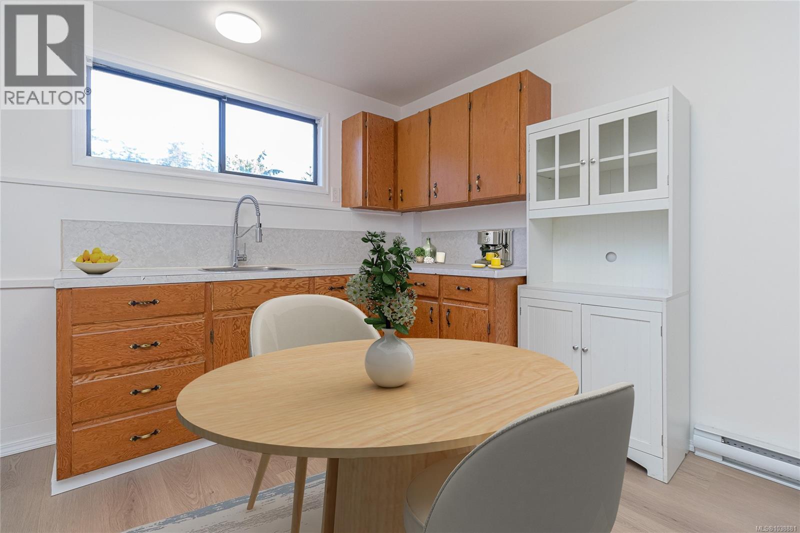 1389 Hastings St - 6