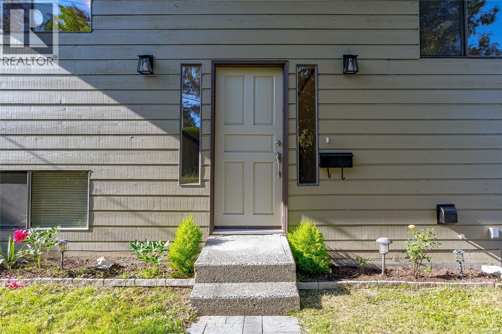 1389 Hastings St - Image 20